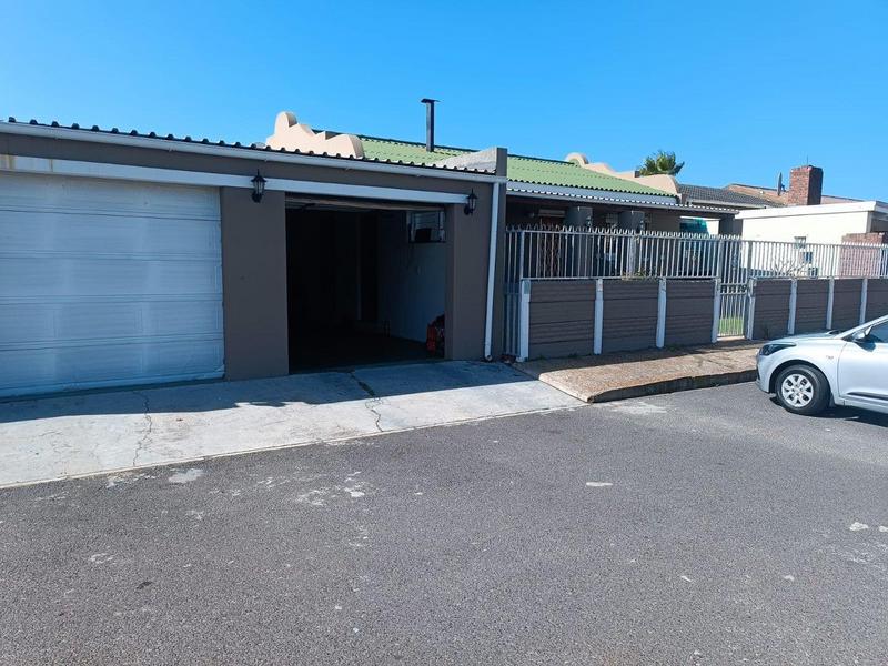 To Let 2 Bedroom Property for Rent in Lotus River Western Cape